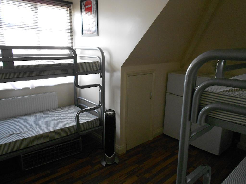 Mapesbury Hostel London Room photo